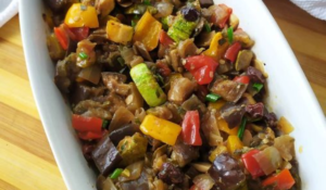 Caponata de Berinjela: Um Toque Mediterrâneo no Seu Lanche