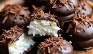 Bocadinhos de Coco com Chocolate: Uma Delícia Irresistível