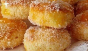 Bolinhos de Coco com Raspas de Laranja