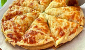 Pizza de Massa de Batata com Recheio de Queijo: Uma Nova Maneira de Saborear a Tradição