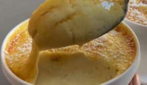 Pirim Doce: Flã de limão com caldo de caramelo