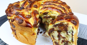 Rosca Natalina com Gotas de Chocolate: Doçura Perfeita para o Natal