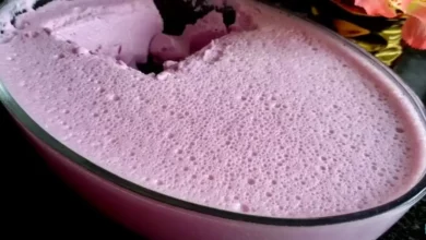 Receita de Sobremesa Selinho de Marido em uma travessa de vidro transparentes