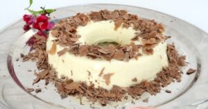 Mousse de Limão com Leite Ninho e Raspinhas de Chocolate: Uma Sobremesa Irresistível!