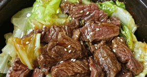 Receita Refogado de Carne com Repolho: Sabor Oriental em 20 Minutos!