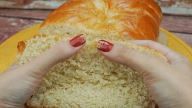 pão de liquidificador fofinho em cima da bancada