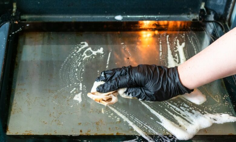 o melhor truque caseiro para limpar o forno sem esfregar