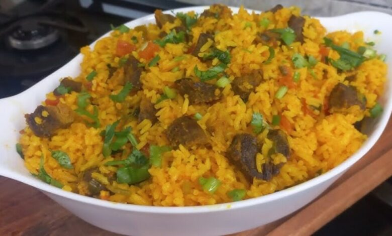 Maria Izabel, prato típico do Mato Grosso feito com arroz e carne seca