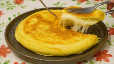 pão de queijo de frigideira com 2 ingredientes