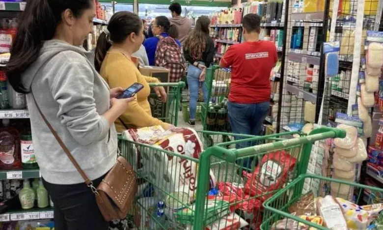 Taxa Selic Sob Pressão: PIB Fraco e Desinflação Forçam Corte Acelerado dos Juros